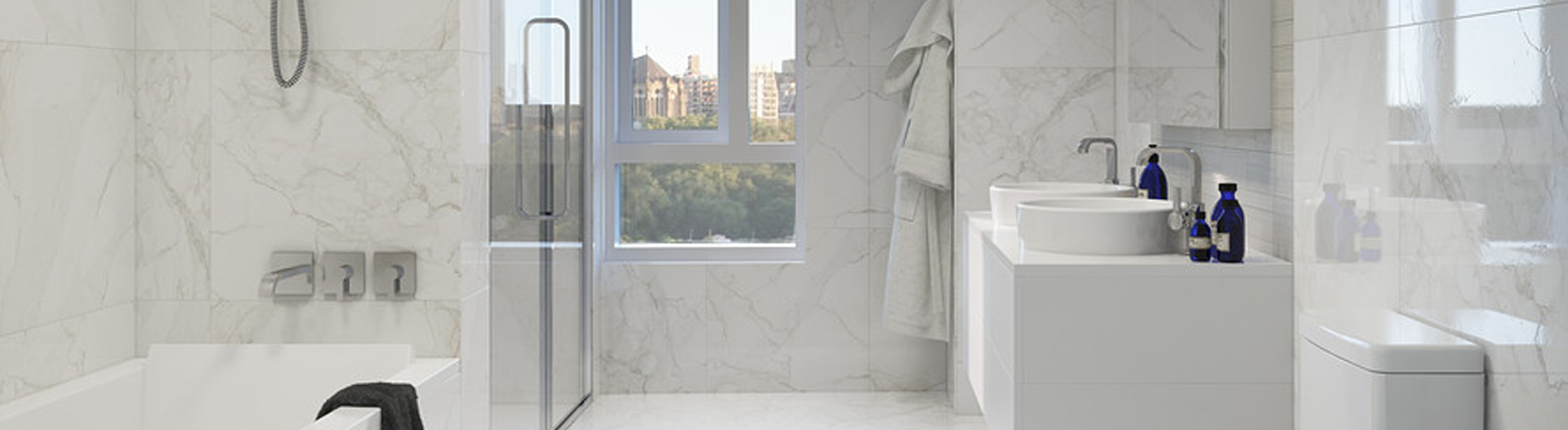 Bathtub with Tile Surround